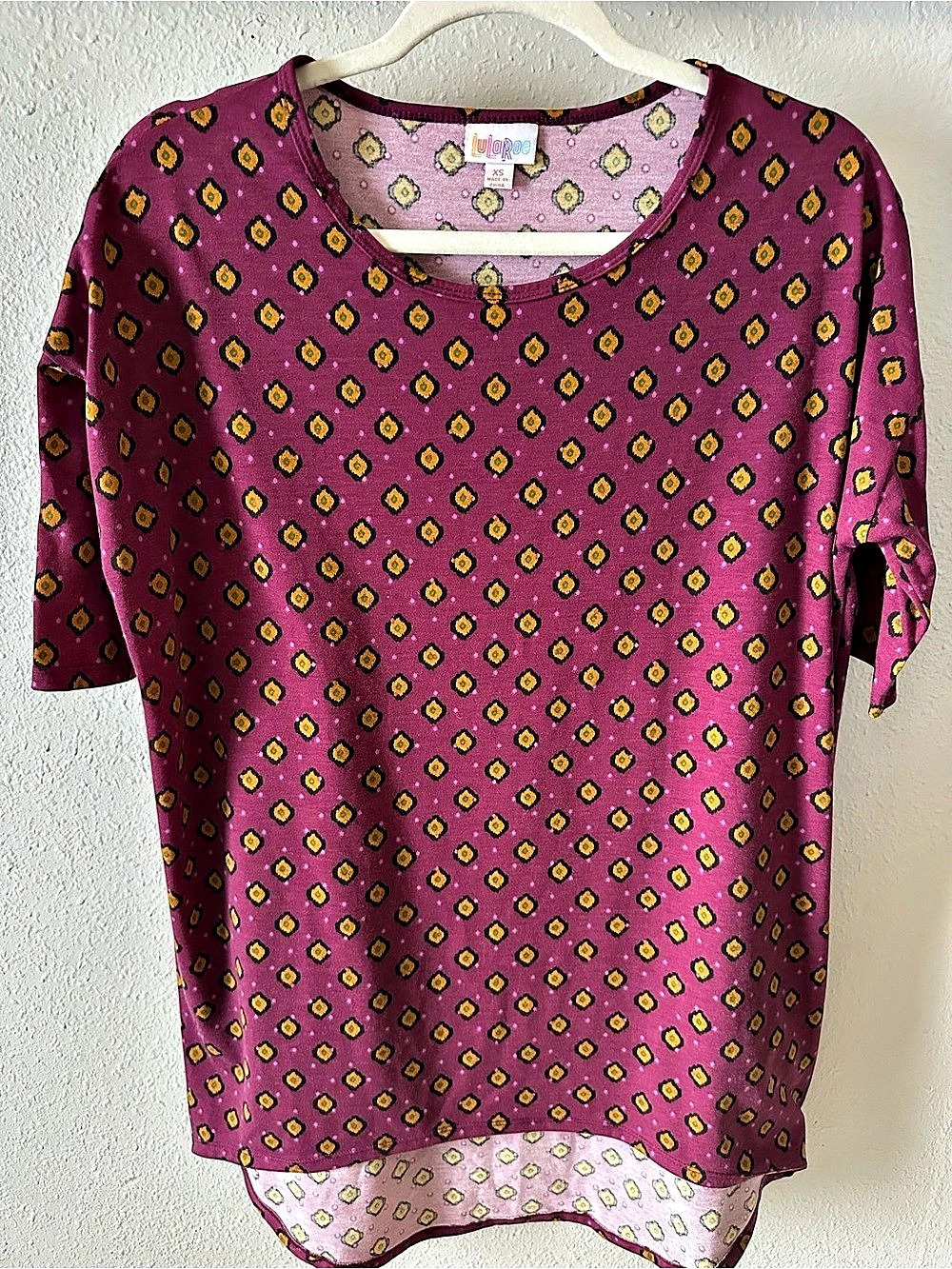 Unique Short Sleeve Geometric Top in Purple & Pink Size XS Like New